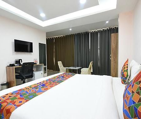 Immense Residency Hotel Faridabad Eksteriør billede