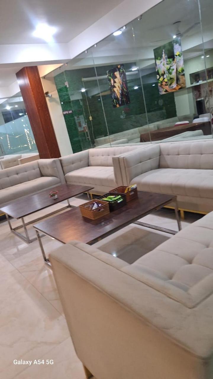 Immense Residency Hotel Faridabad Eksteriør billede